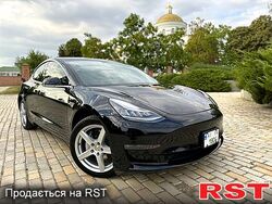 Tesla Model 3 купити авто