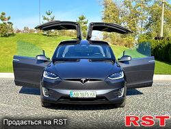 Tesla Model X купити авто